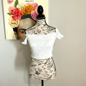 Romwe White one size crop to